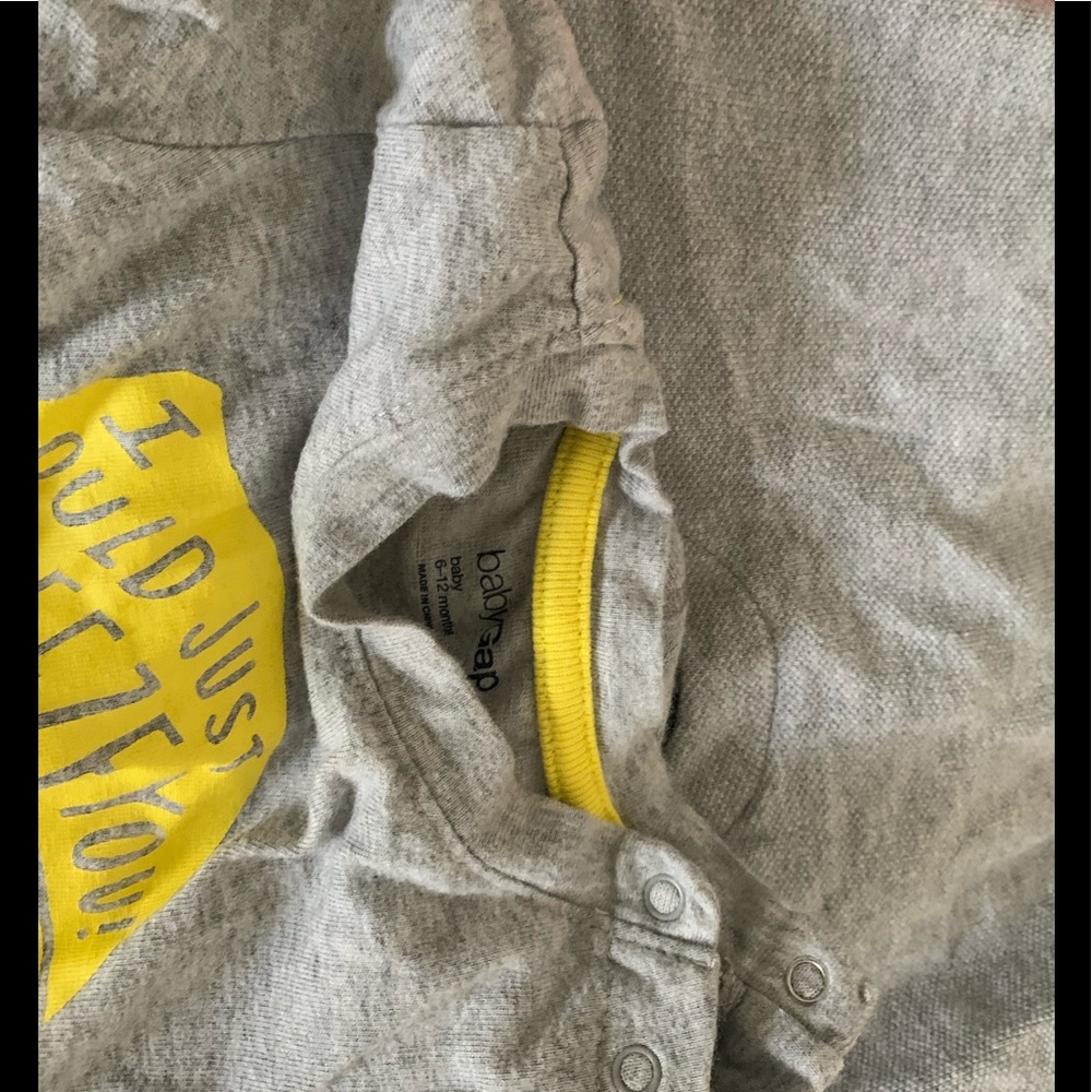 Toddlers Baby Gap clothing size 6-12 months